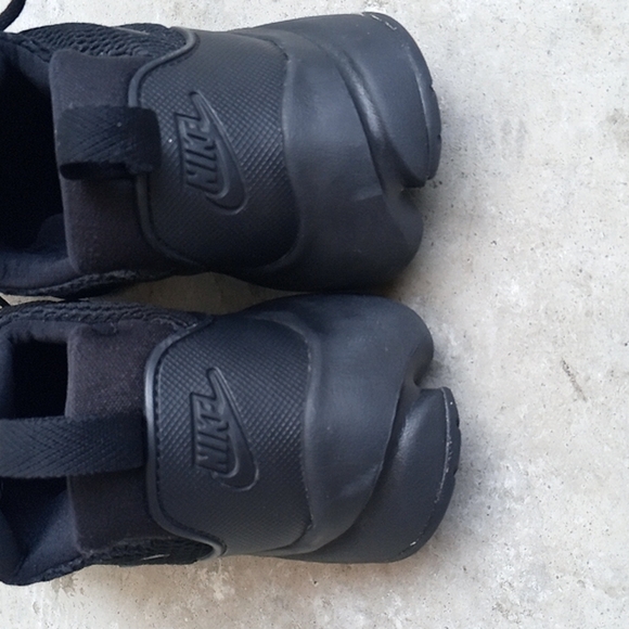 Youth Nike Presto Fly Sneakers (4y) - Picture 5 of 9